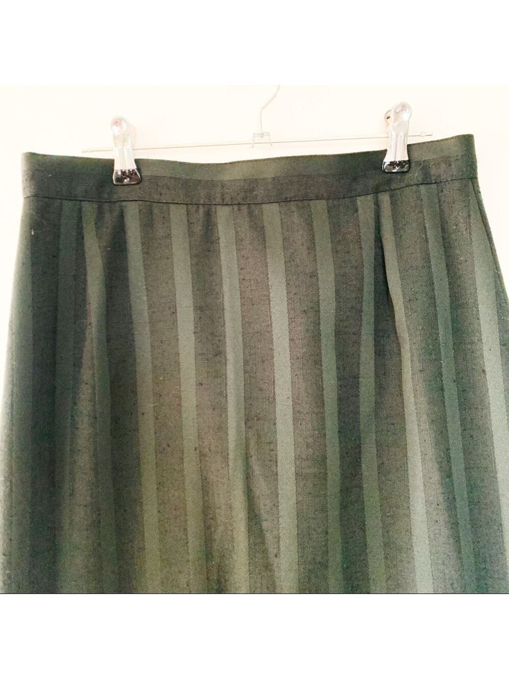 VINTAGE Black Pencil Skirt. - Picture 2 of 3